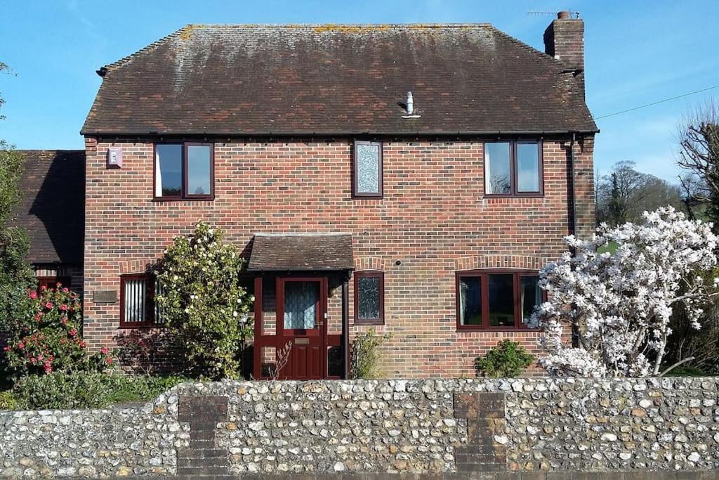 Bramley Cottage Holidays Chichester Bagian luar foto